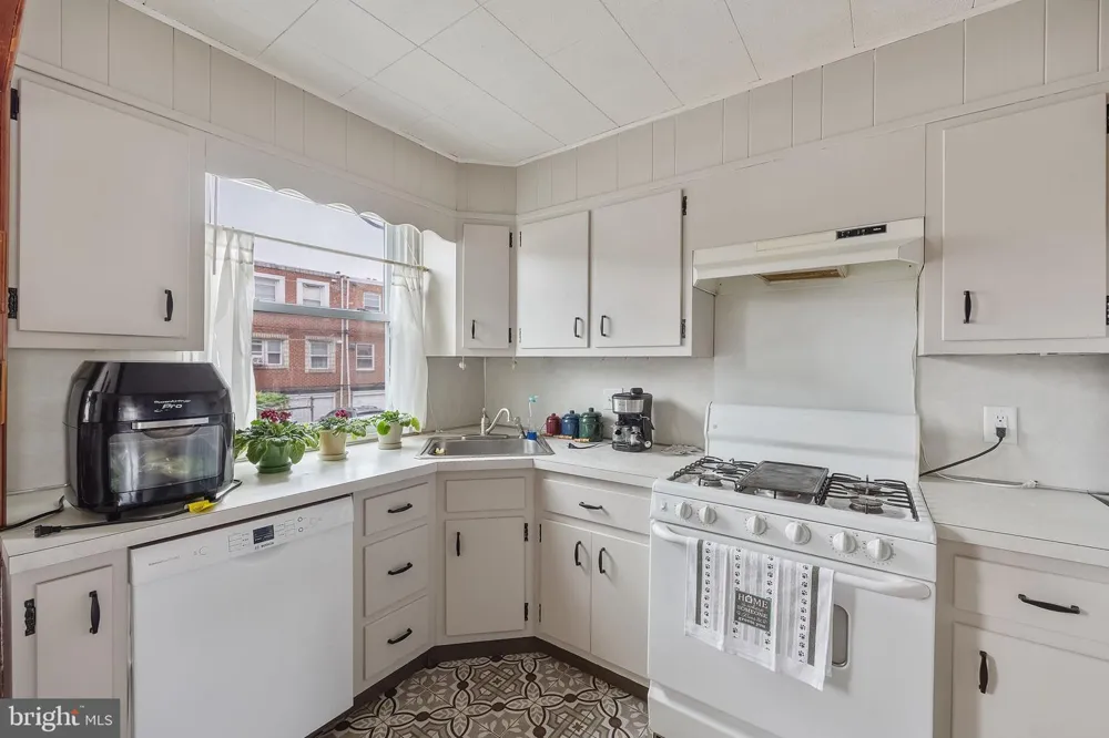 2112 PRINCETON AVENUE Philadelphia, PA 19149