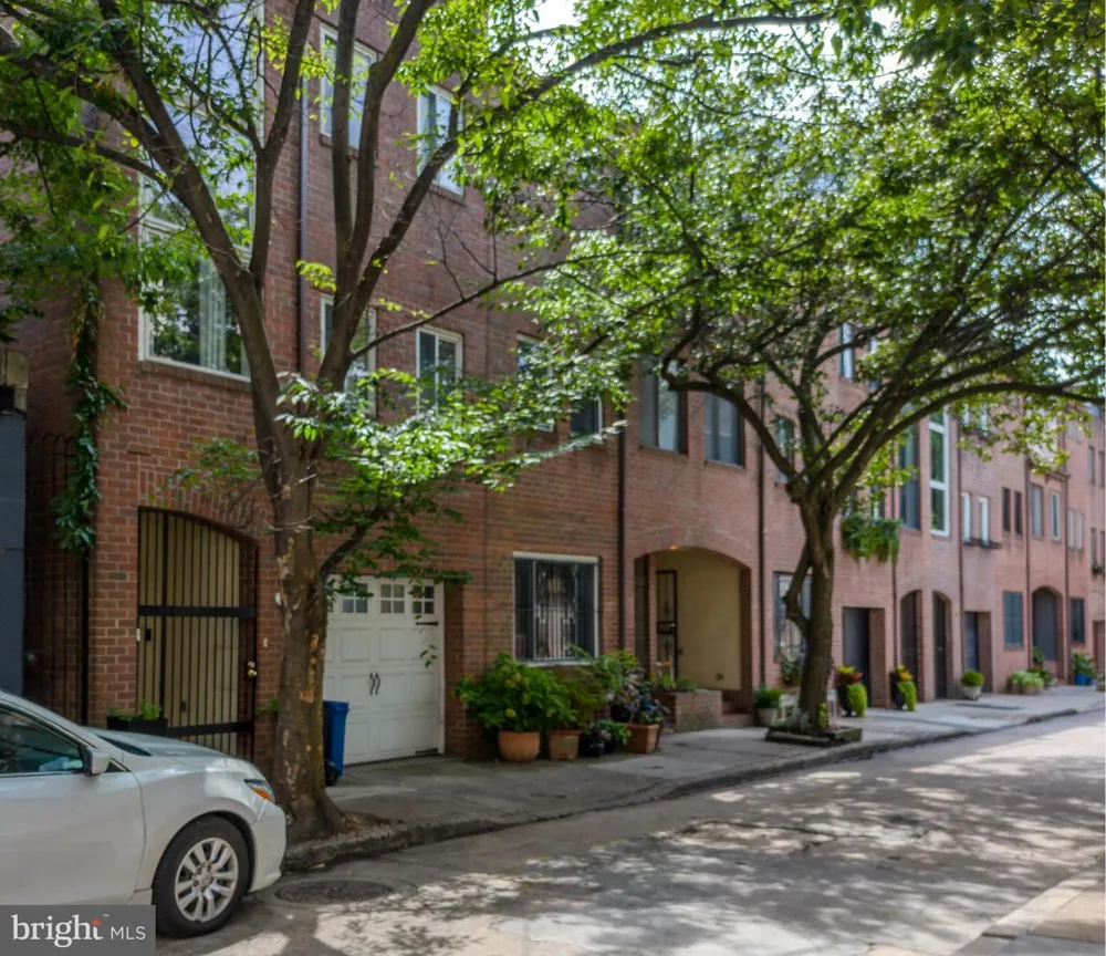 2108 APPLETREE STREET Philadelphia, PA 19103