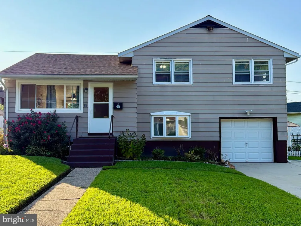 18 AQUILLA AVENUE New Castle, DE 19720