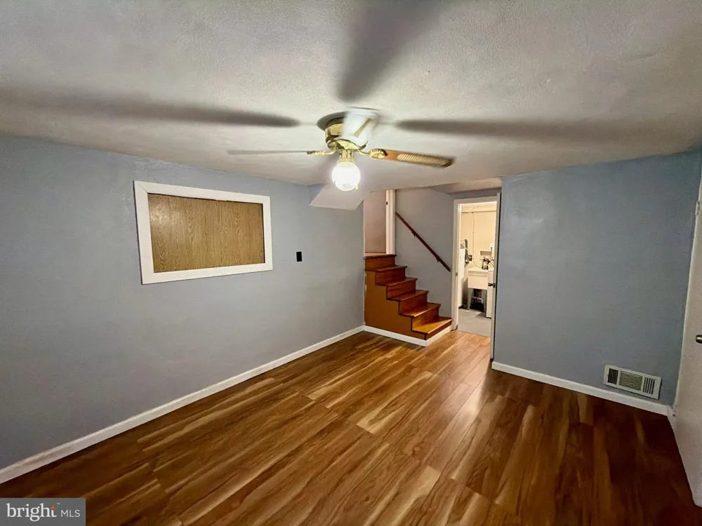18 AQUILLA AVENUE New Castle, DE 19720