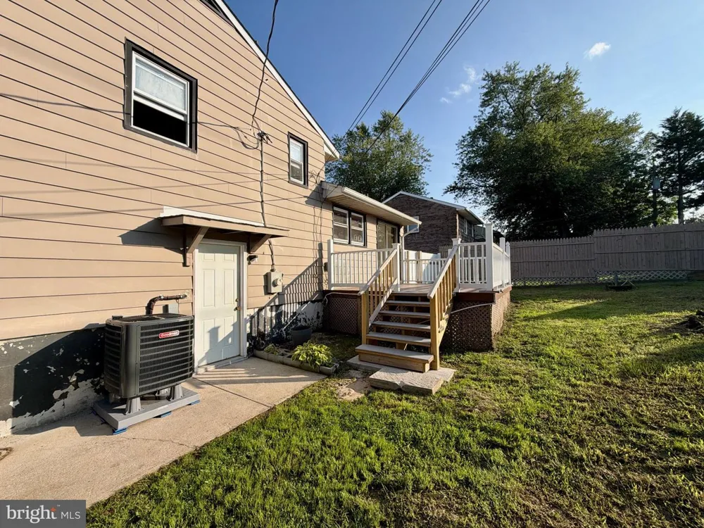 18 AQUILLA AVENUE New Castle, DE 19720