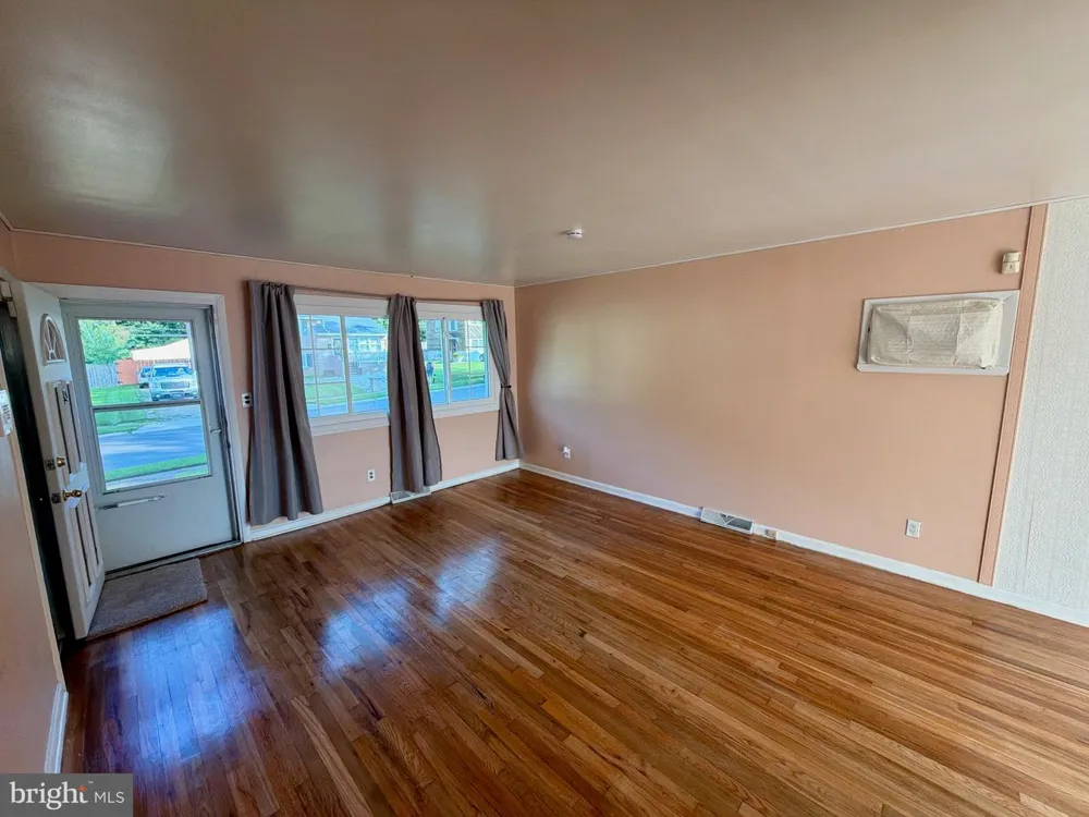 18 AQUILLA AVENUE New Castle, DE 19720