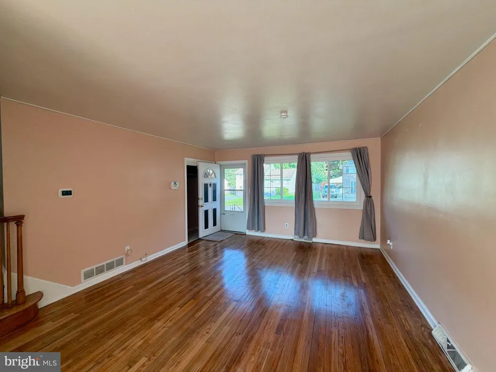 18 AQUILLA AVENUE New Castle, DE 19720