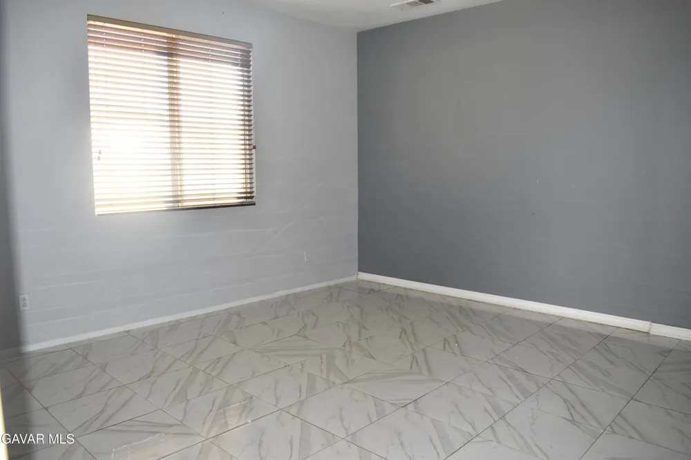 43033 Carpenter Drive Lancaster, CA 93535