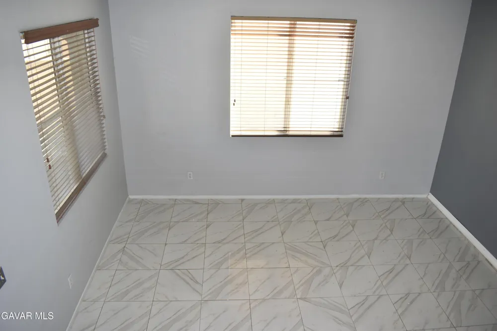 43033 Carpenter Drive Lancaster, CA 93535
