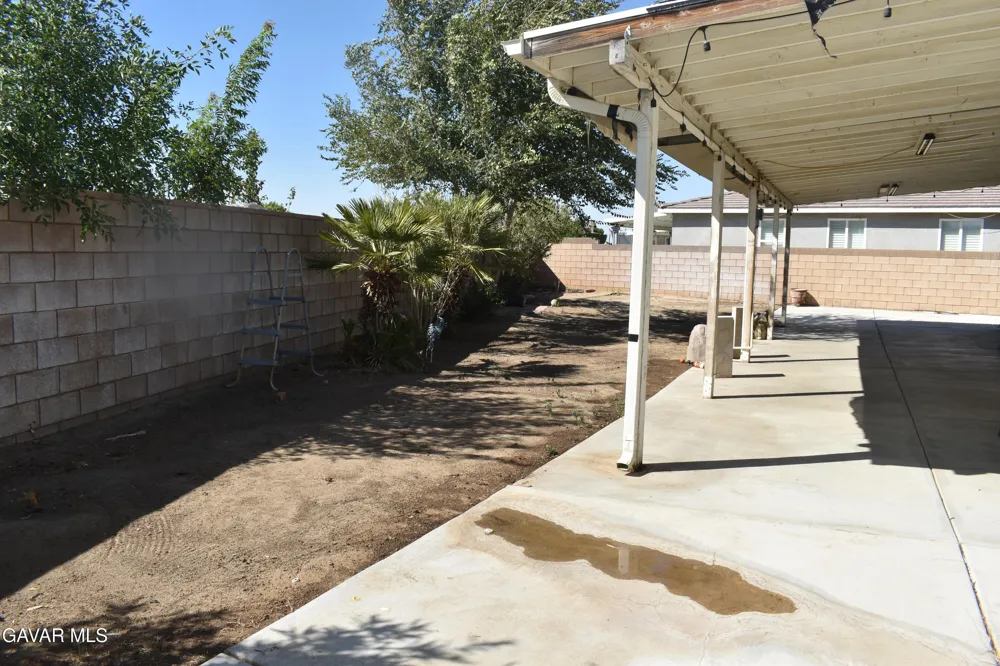 43033 Carpenter Drive Lancaster, CA 93535