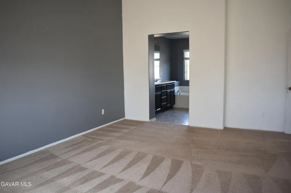 43033 Carpenter Drive Lancaster, CA 93535
