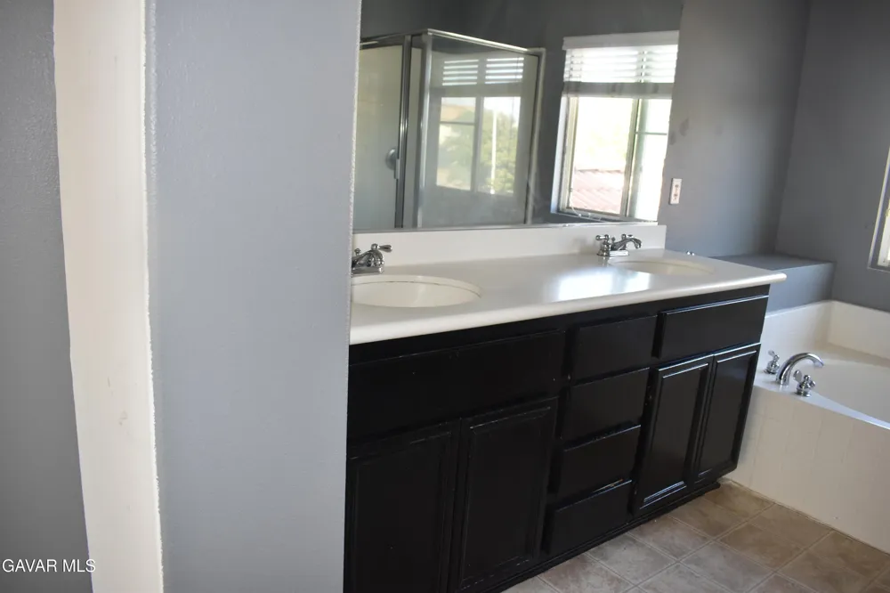 43033 Carpenter Drive Lancaster, CA 93535