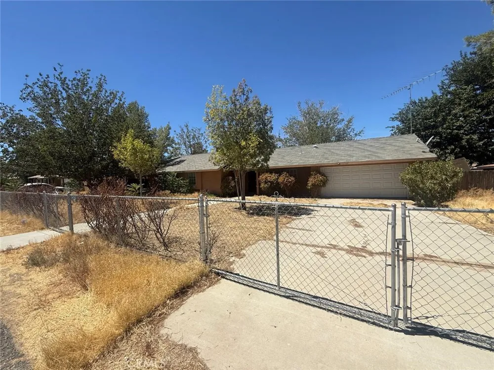 41111 172nd E Lancaster, CA 93535