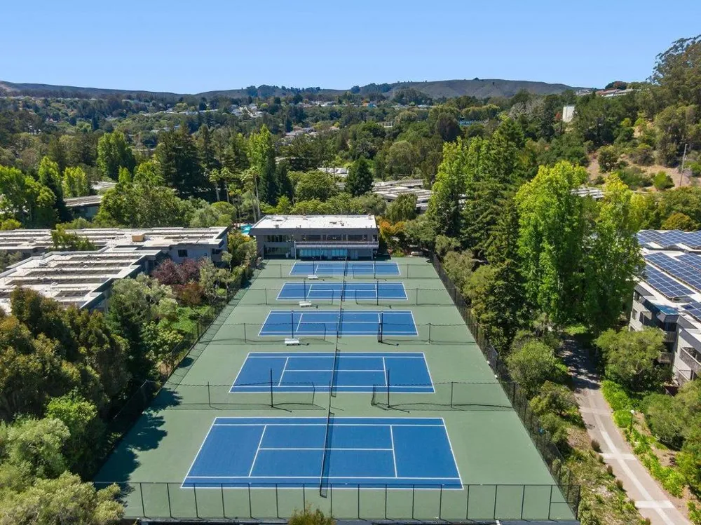 5143 Shelter Creek Lane San Bruno, CA 94066