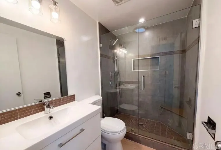 19016 S Felbridge St S #1 Santa Clarita, CA 91351