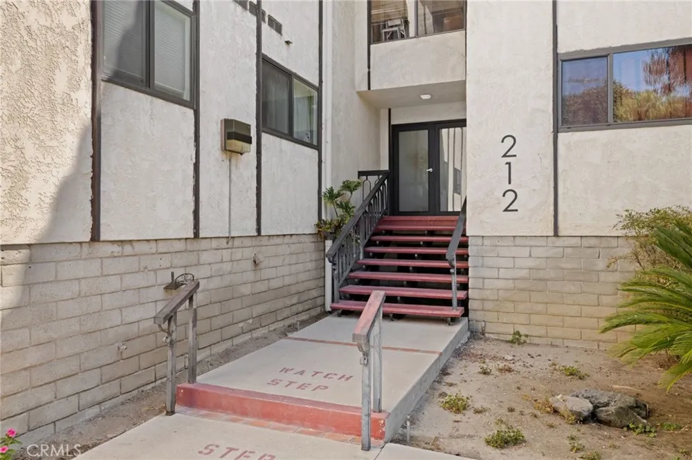 212 Valley #3 Burbank, CA 91505