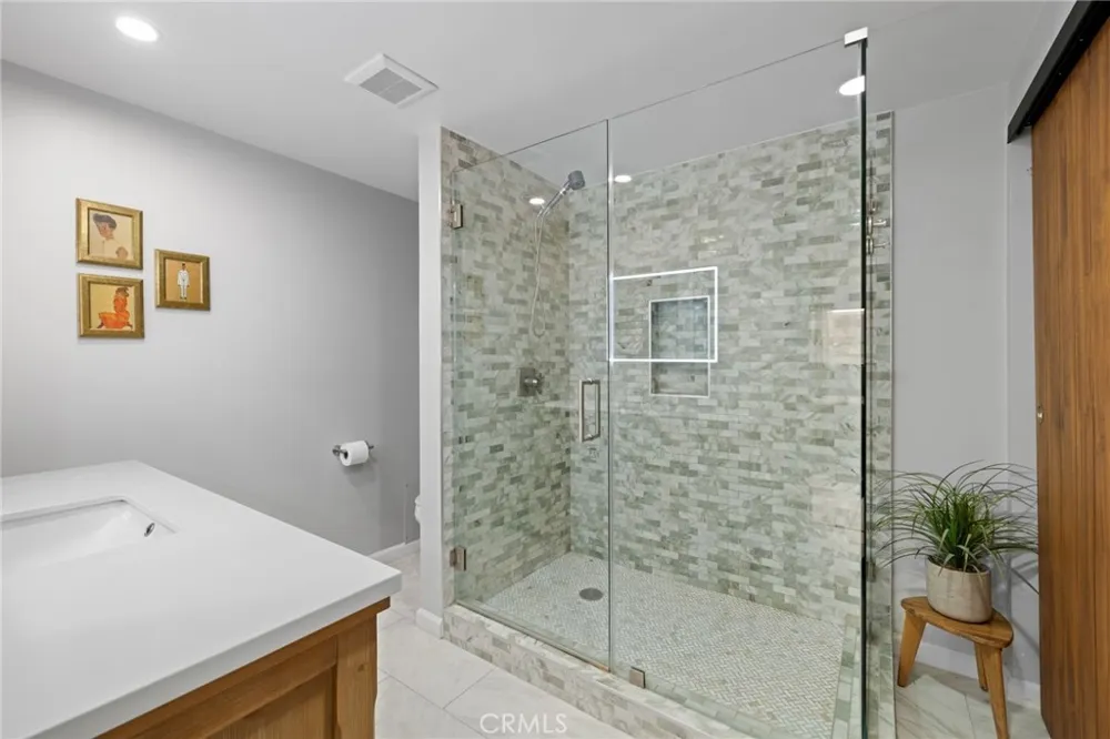 212 Valley #3 Burbank, CA 91505