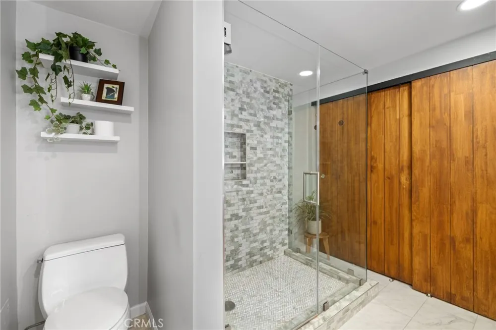 212 Valley #3 Burbank, CA 91505
