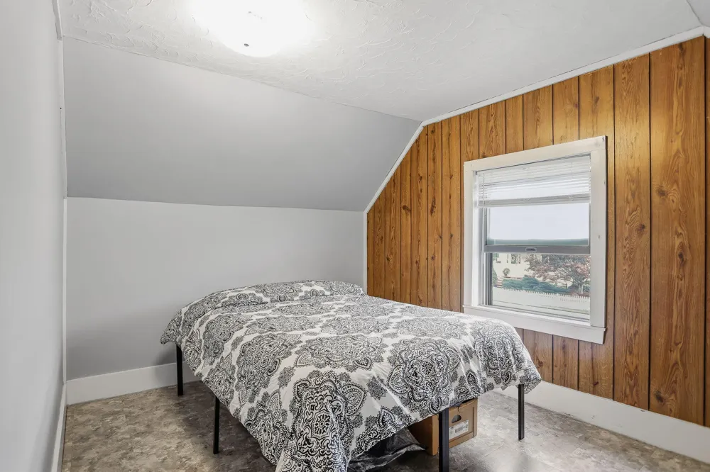 33 S State Street Zeeland, MI 49464