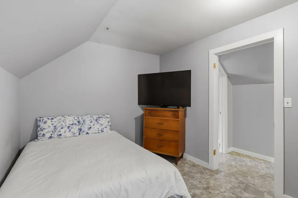 33 S State Street Zeeland, MI 49464