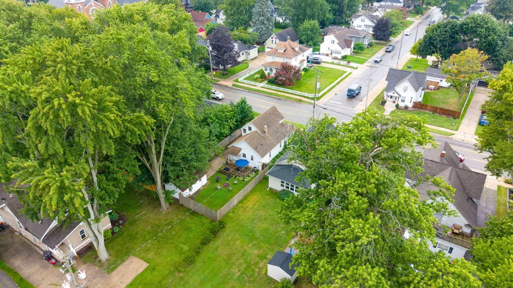 33 S State Street Zeeland, MI 49464
