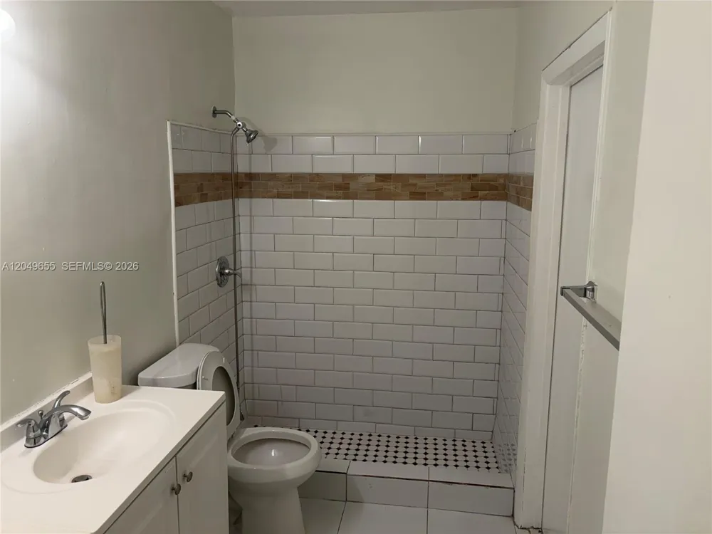 5853 Mckinley St #3 Hollywood, FL 33021