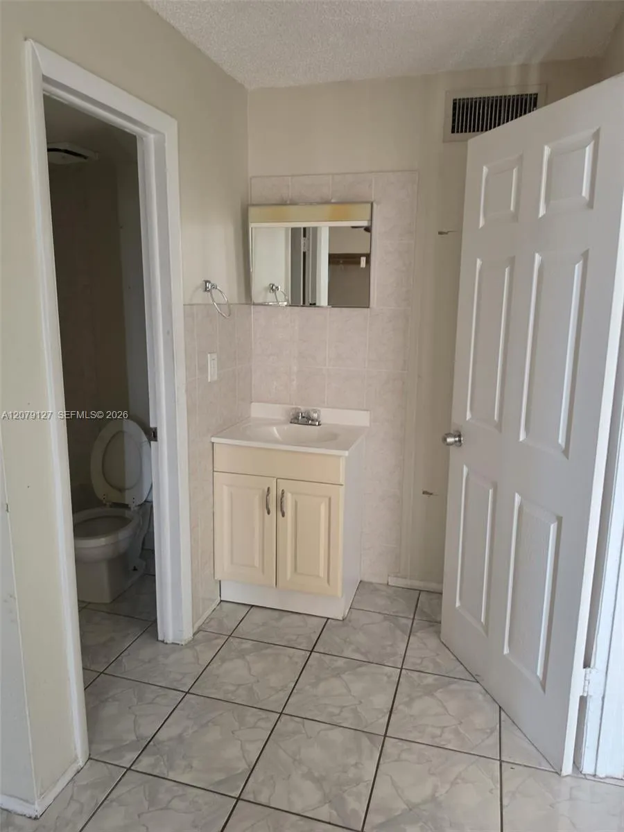 19715 SW 114th Ave #356-12 Miami, FL 33157
