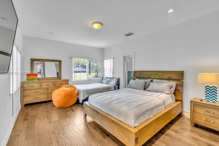 400 NE 2nd St #1 Pompano Beach, FL 33060