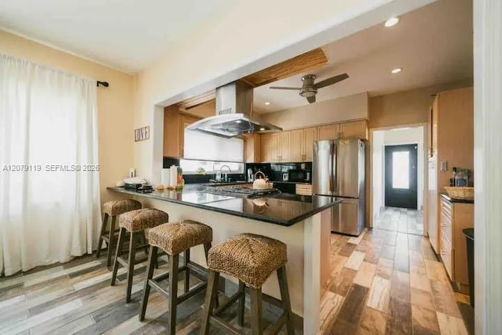 400 NE 2nd St #1 Pompano Beach, FL 33060