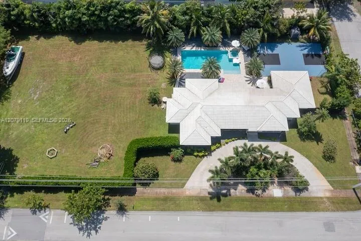 400 NE 2nd St #1 Pompano Beach, FL 33060