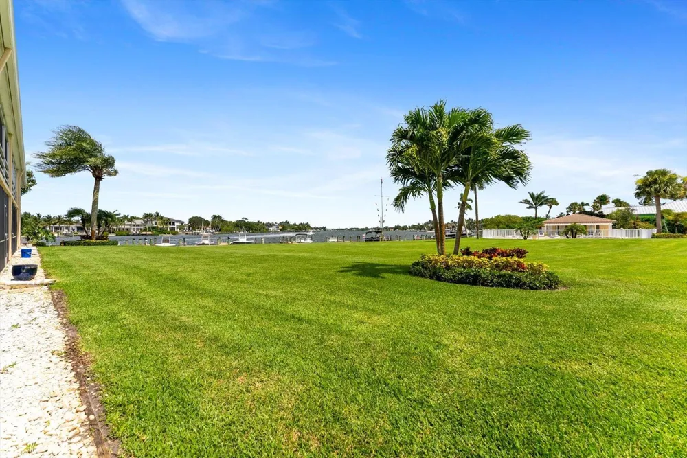 478 TEQUESTA DRIVE #115 Tequesta, FL 33469