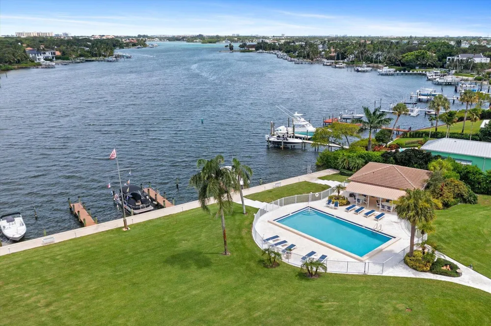 478 TEQUESTA DRIVE #115 Tequesta, FL 33469