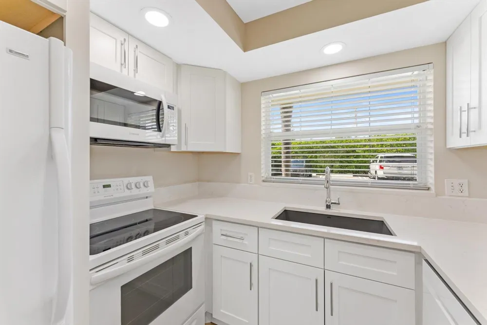 478 TEQUESTA DRIVE #115 Tequesta, FL 33469