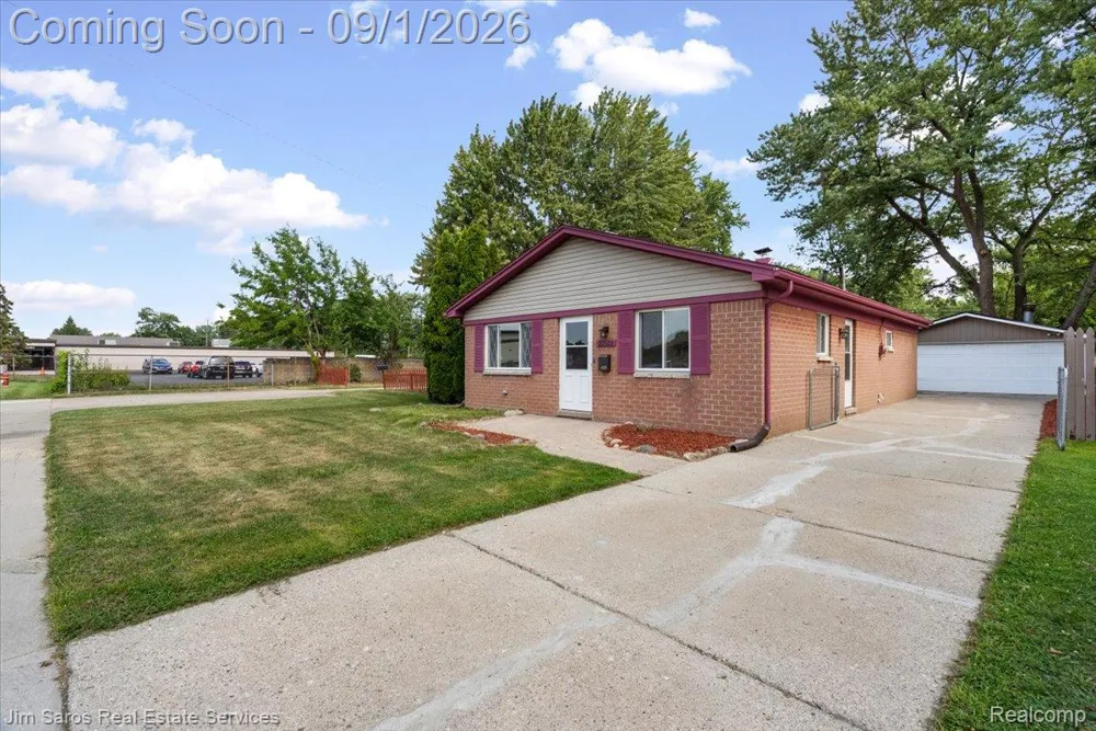 22509 Avon Street St Clair Shores City, MI 48082