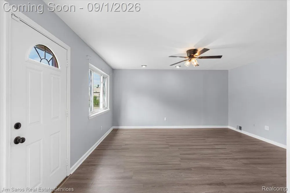 22509 Avon Street St Clair Shores City, MI 48082