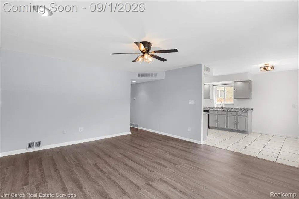 22509 Avon Street St Clair Shores City, MI 48082