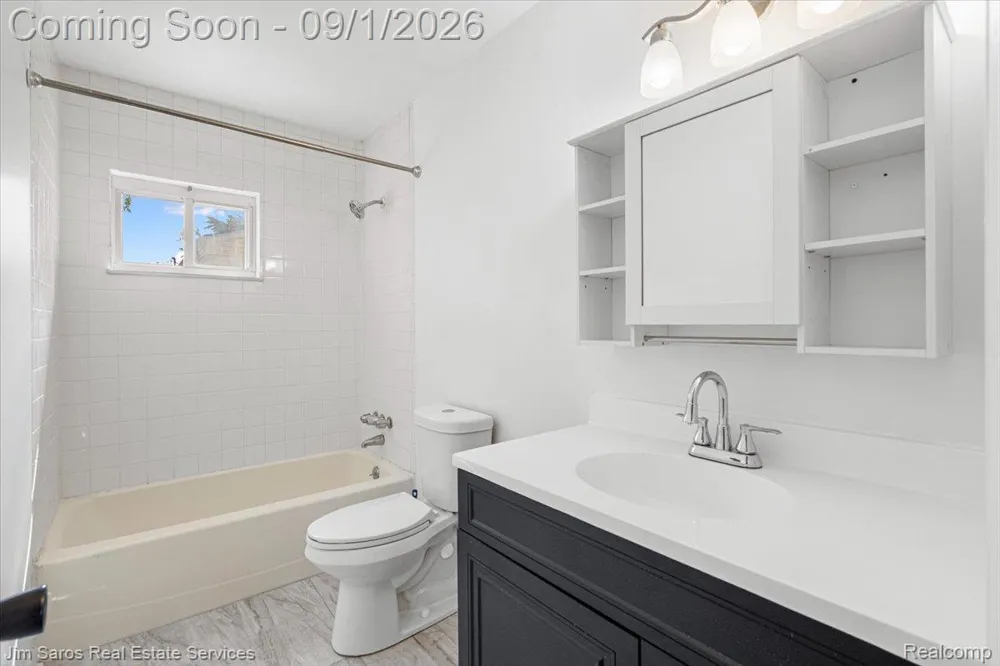 22509 Avon Street St Clair Shores City, MI 48082
