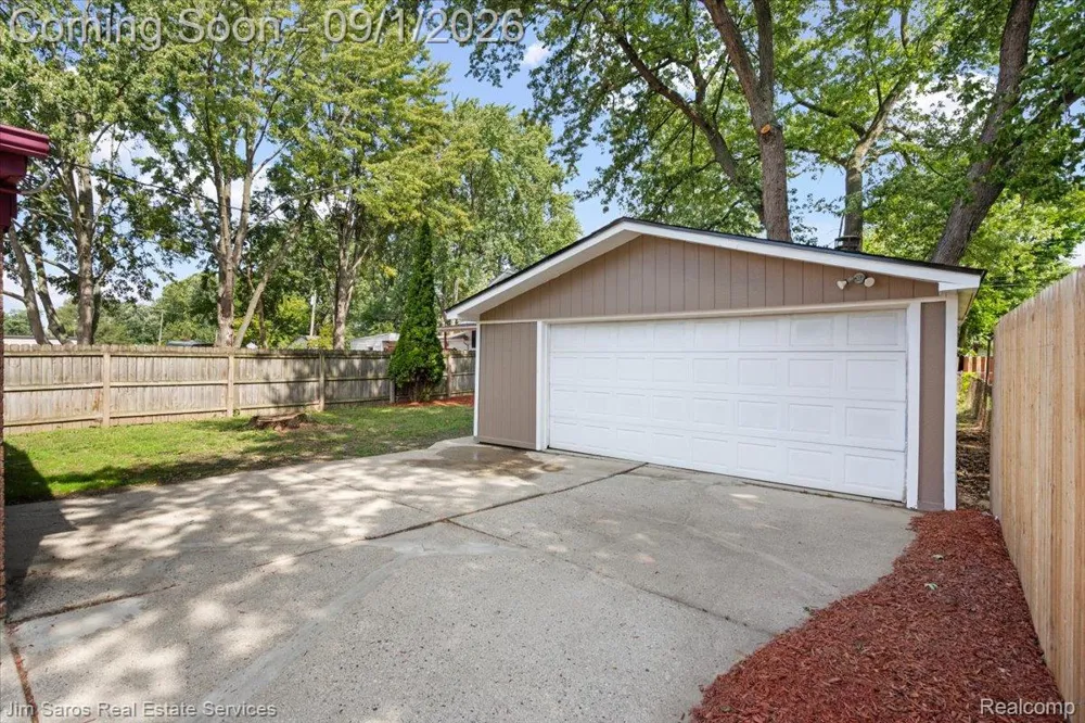 22509 Avon Street St Clair Shores City, MI 48082