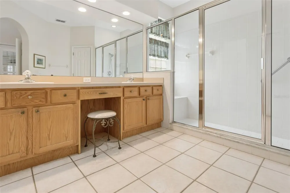 9703 HIDDEN COVE COURT Tampa, FL 33618