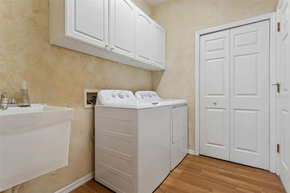 9703 HIDDEN COVE COURT Tampa, FL 33618