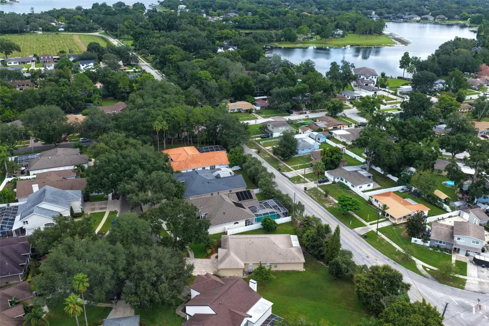 9703 HIDDEN COVE COURT Tampa, FL 33618