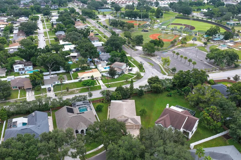 9703 HIDDEN COVE COURT Tampa, FL 33618