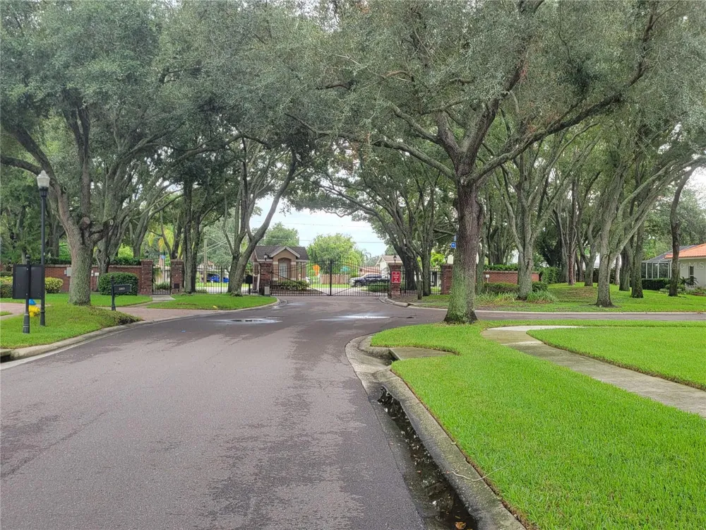 9703 HIDDEN COVE COURT Tampa, FL 33618