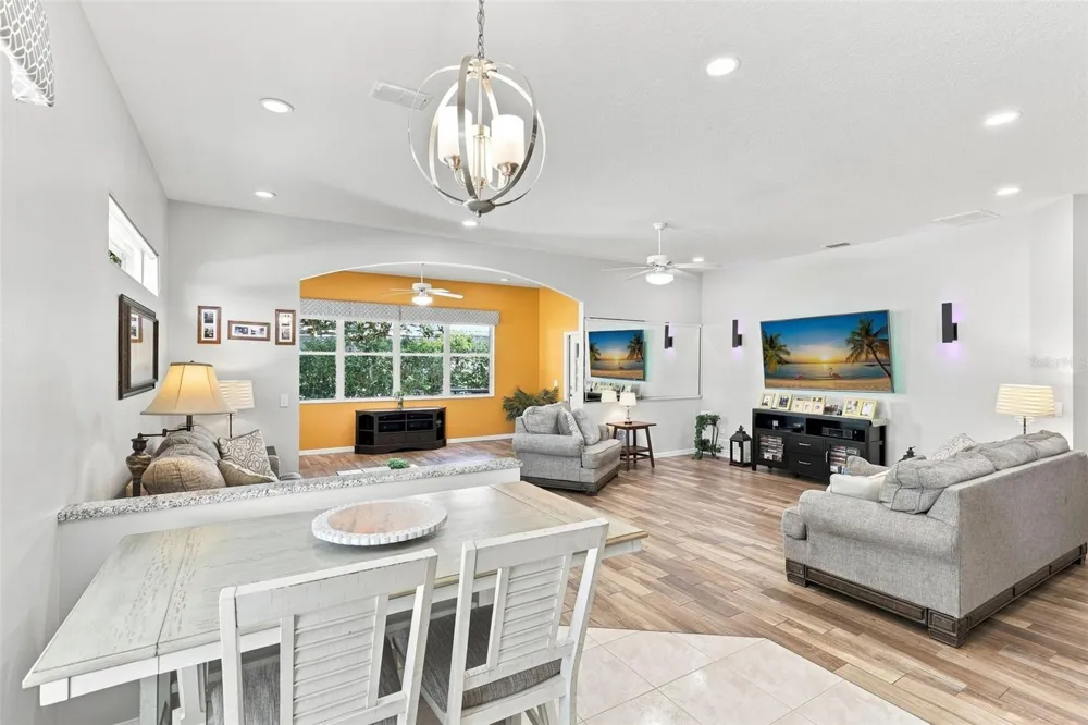 367 FOXHILL DRIVE Debary, FL 32713