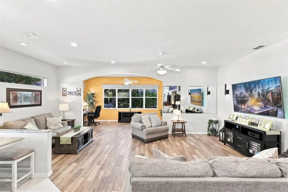 367 FOXHILL DRIVE Debary, FL 32713