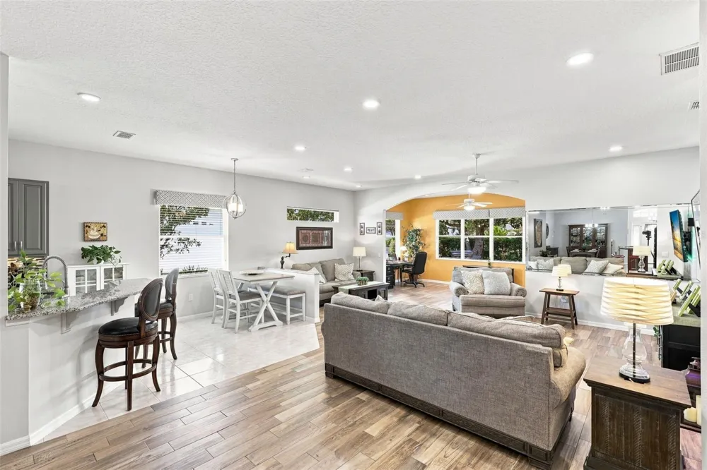 367 FOXHILL DRIVE Debary, FL 32713