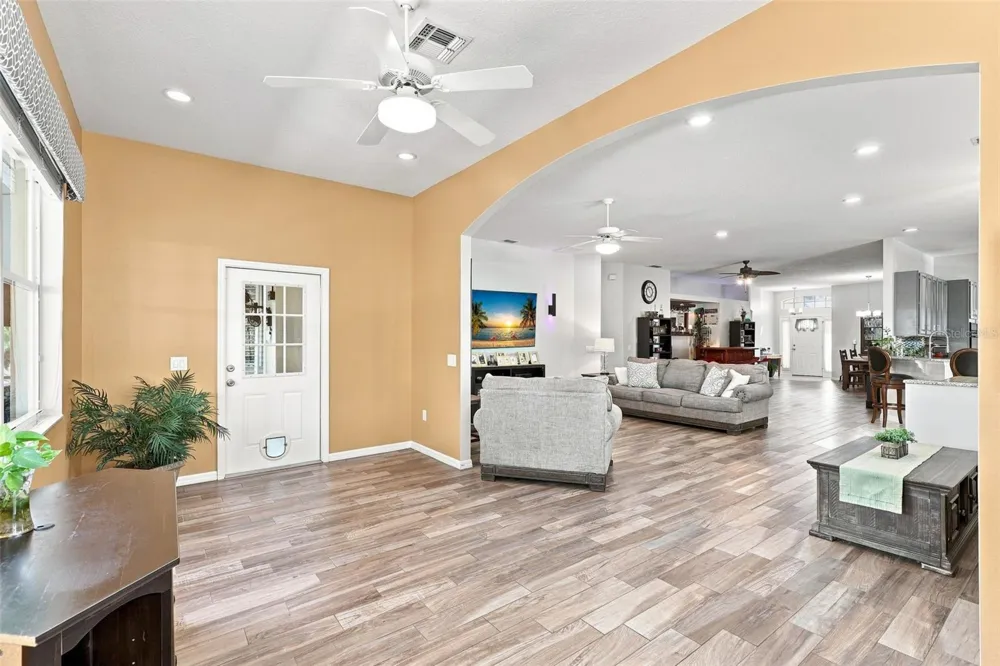 367 FOXHILL DRIVE Debary, FL 32713
