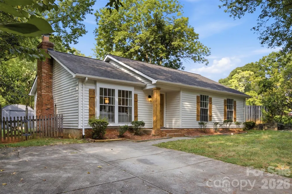 8056 Lawyers Road Charlotte, NC 28227