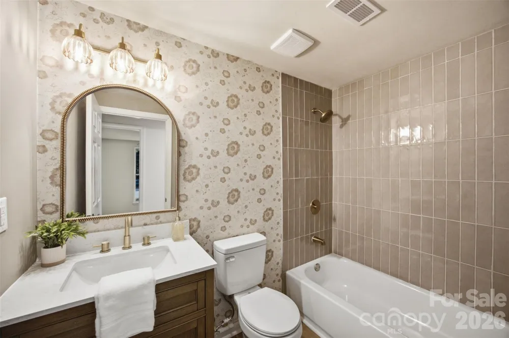 8056 Lawyers Road Charlotte, NC 28227