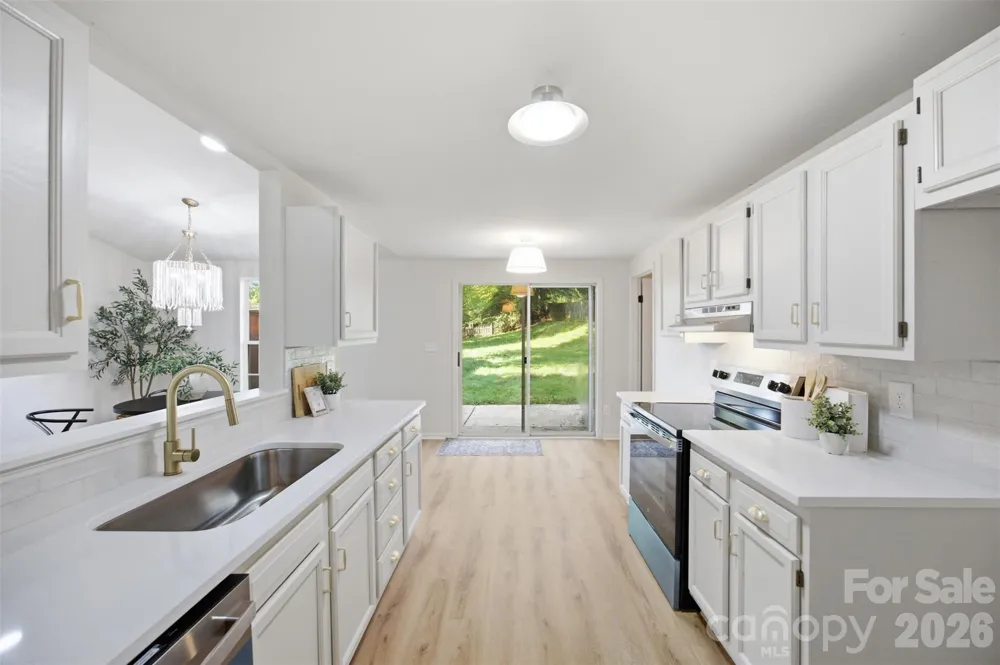 8056 Lawyers Road Charlotte, NC 28227