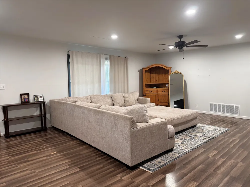 405 Margaret Dr. Mt Pleasant, TX 75455