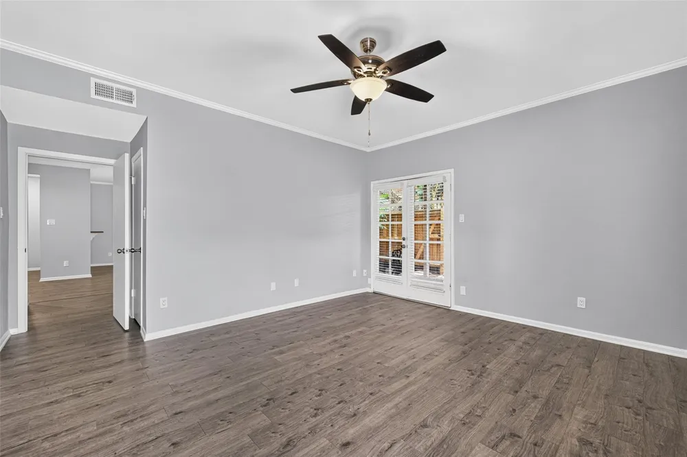 2001 Bering Drive #3D Houston, TX 77057