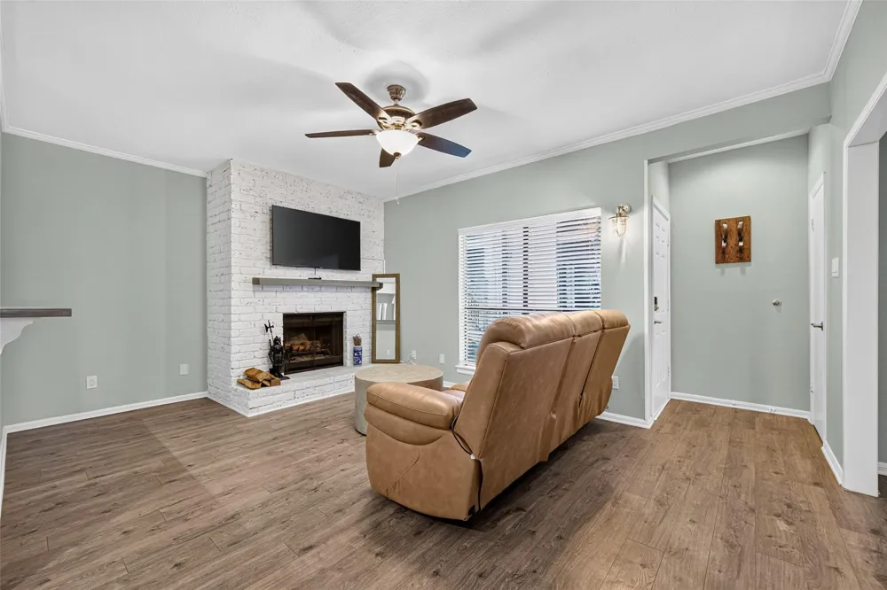 2001 Bering Drive #3D Houston, TX 77057