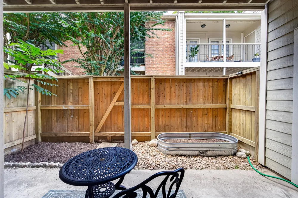2001 Bering Drive #3D Houston, TX 77057